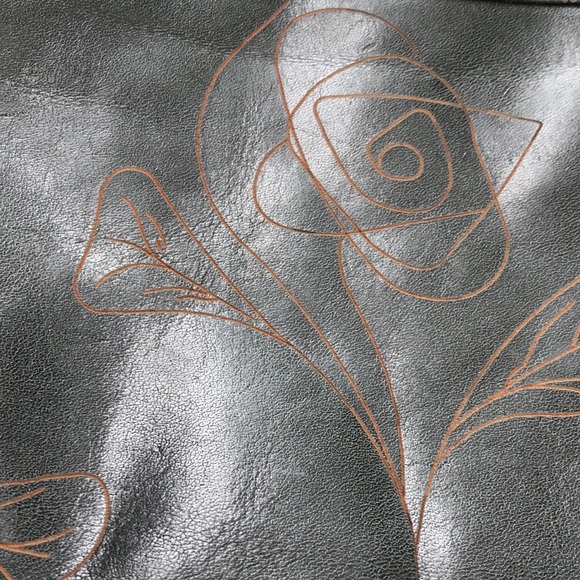 Furla leather shoulder bag.  Excellent Condition.  Flawless. - Picture 9 of 16